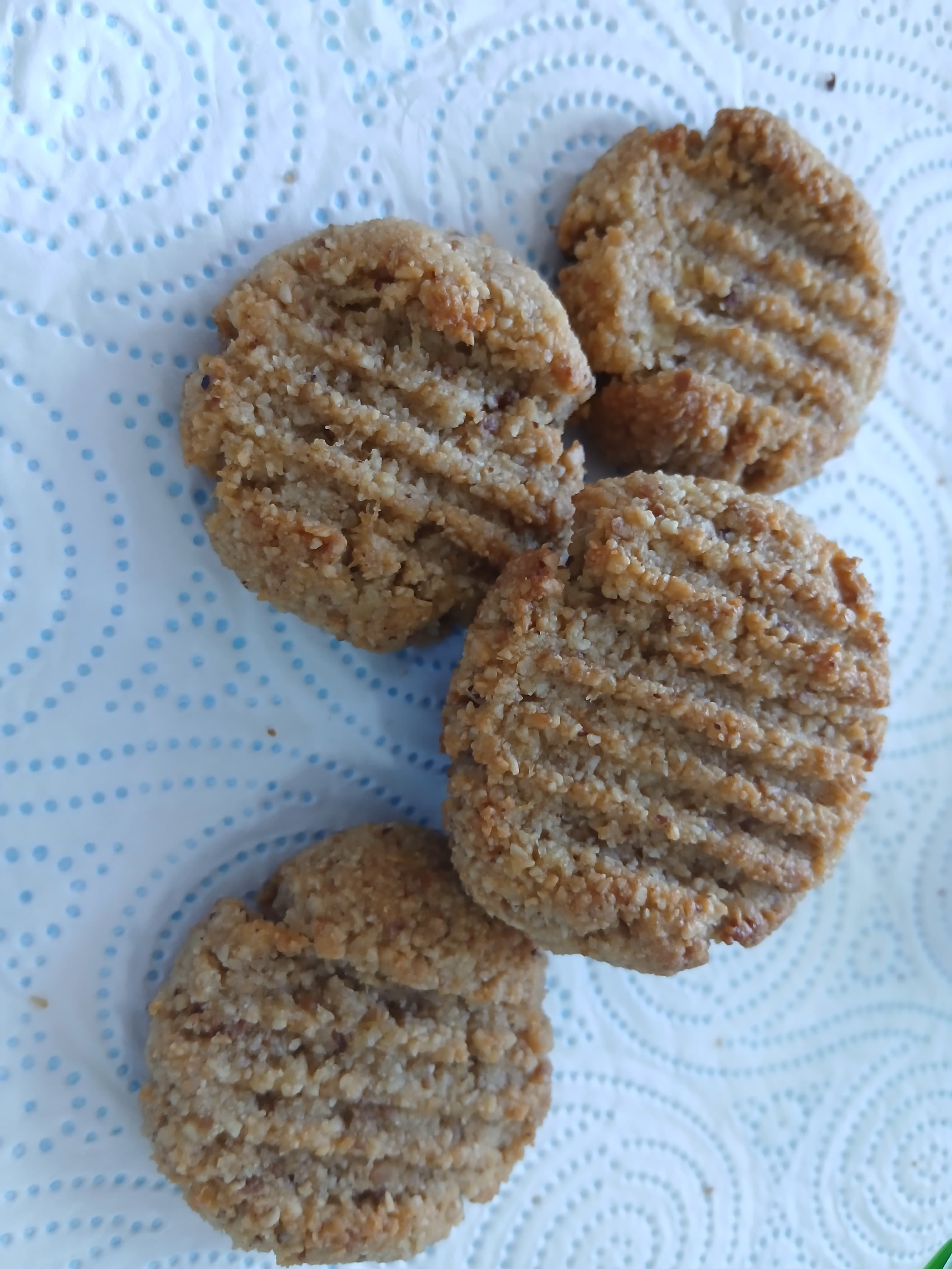 Biscotti nocciole e mela